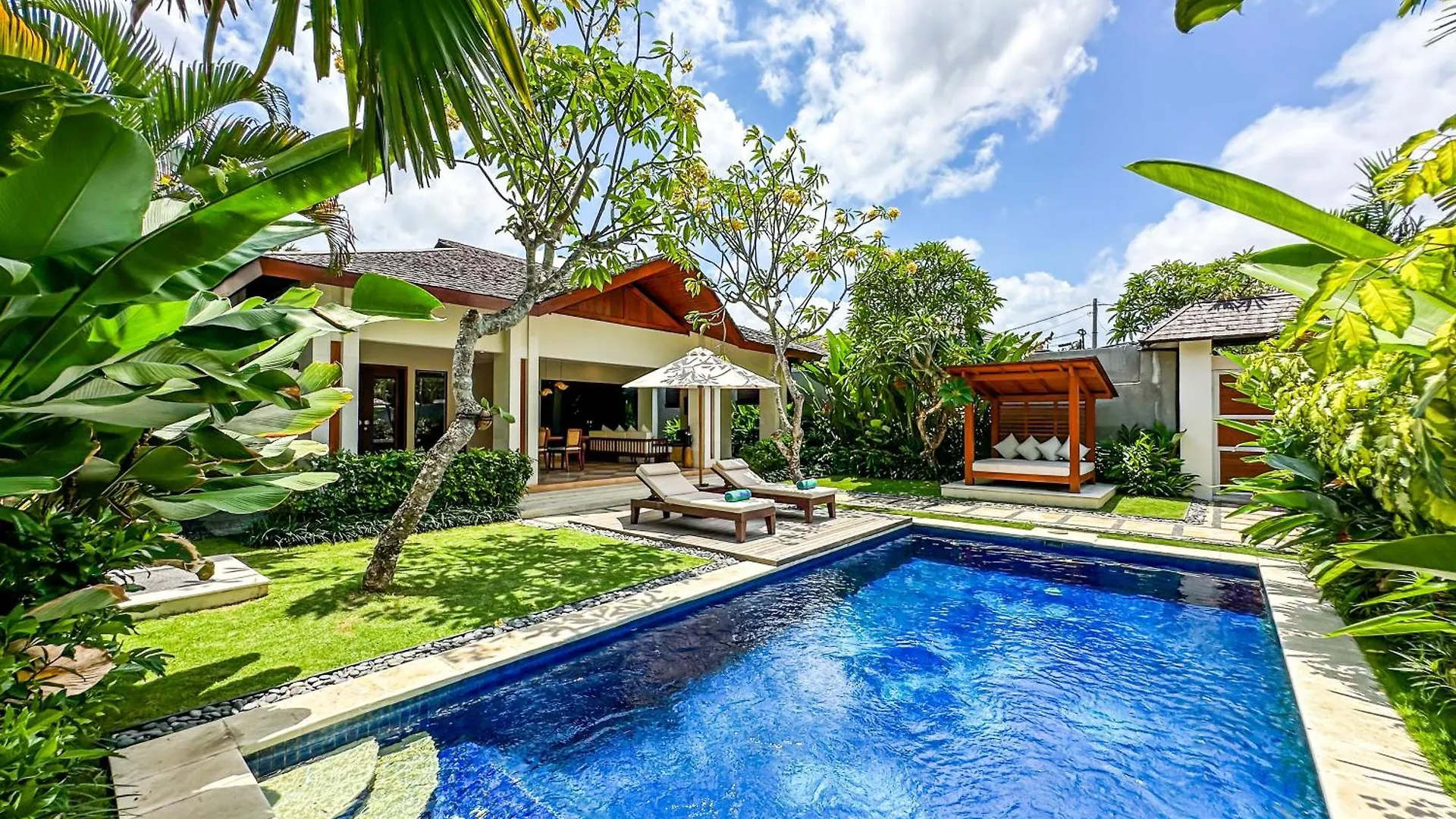 Ghana Villa Seminyak By Pramana Villas