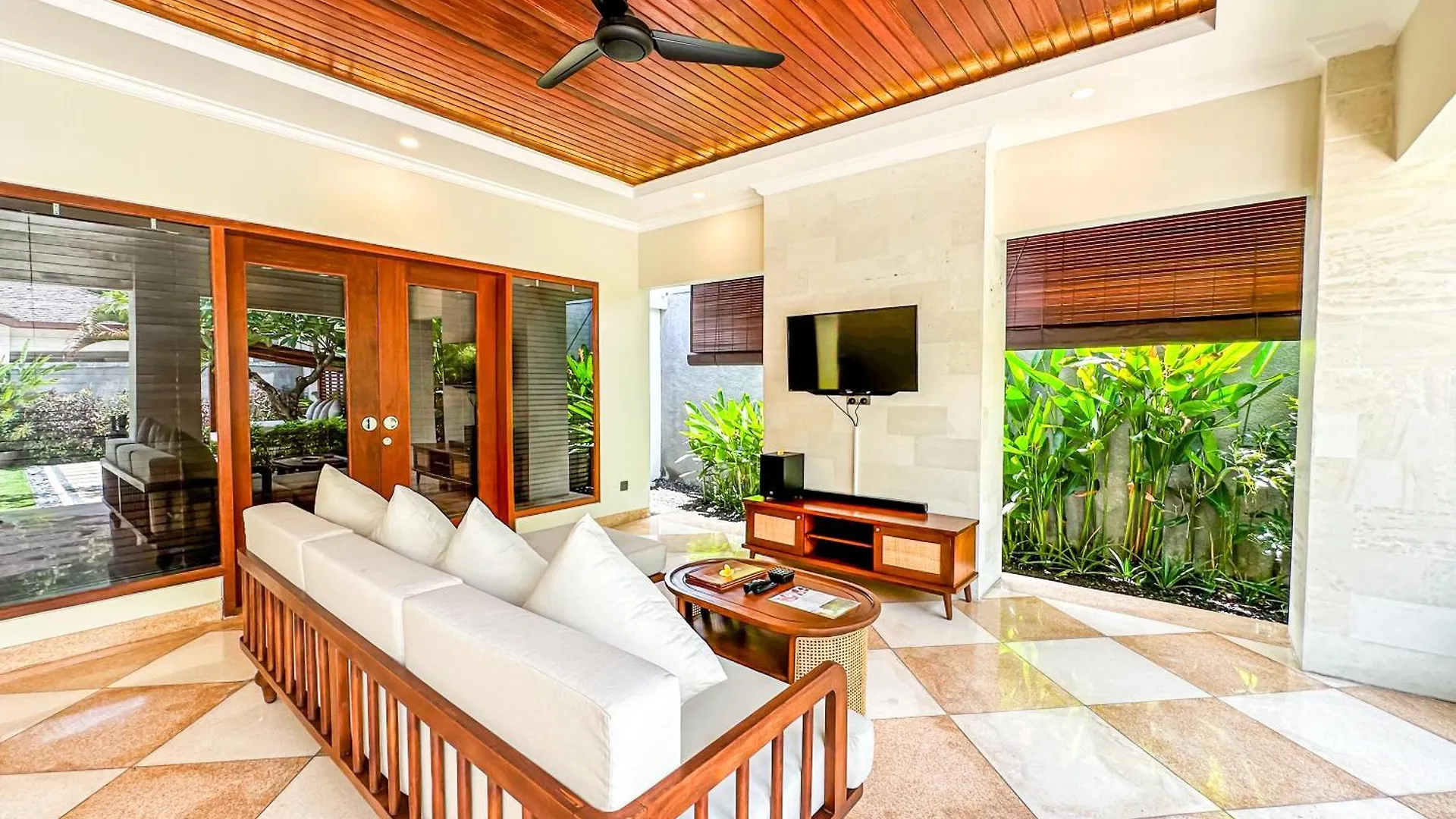 Ghana Villa Seminyak By Pramana Villas